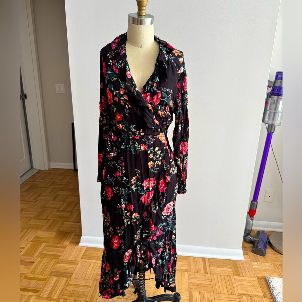 Maje dress, never worn. European size 2, IS size 6-8